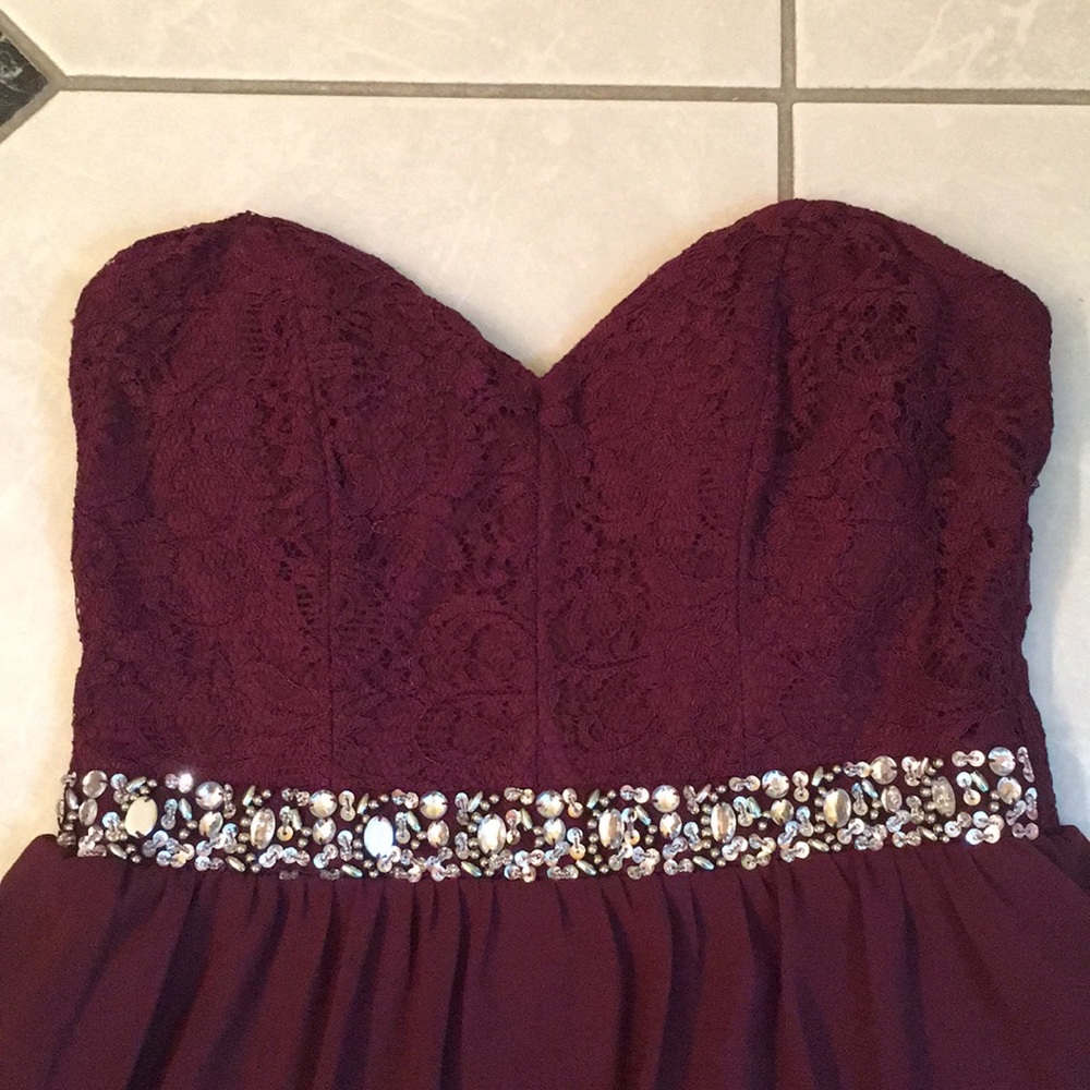 Burgundy Dress 🎨